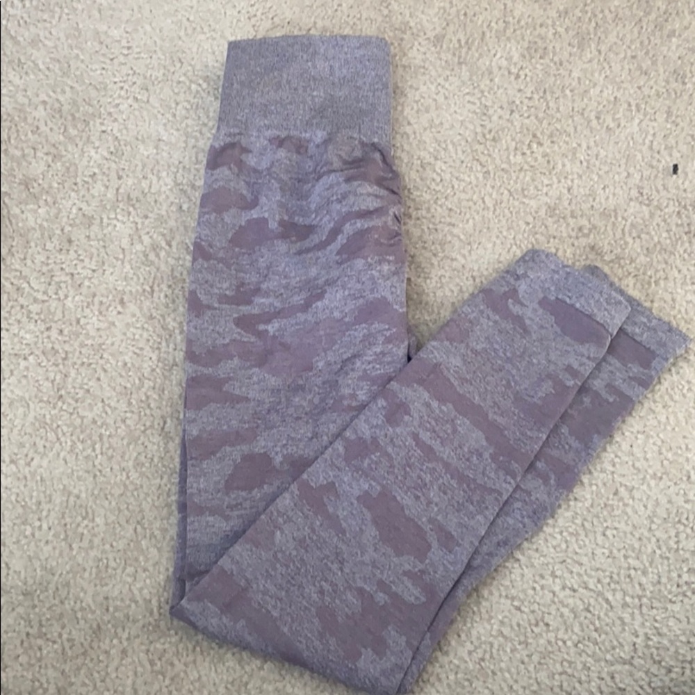 Scrunch-Butt Camo Leggings